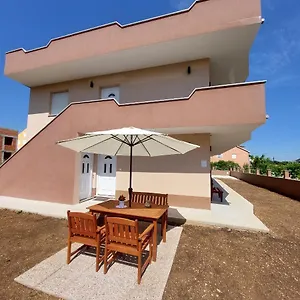 Lucija Apartment Kaštela